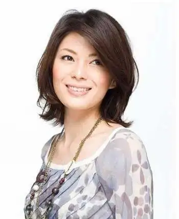 50岁左右中老年女士干练时尚短发发型