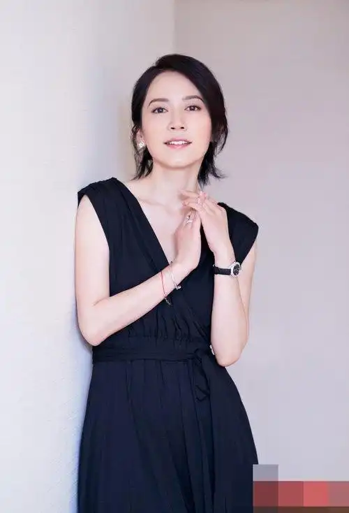 38岁女人适合什么发型中年女士剪干练短头发图集4